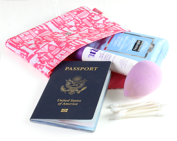 15 Beauty Items You Need in Your Travel Bag